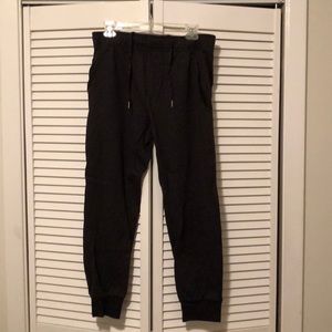 Men’s gray joggers Easton